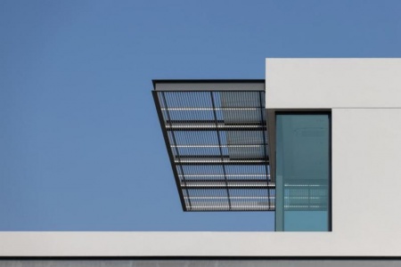 Brise-soleil orientable : avantages et conseils d'installation